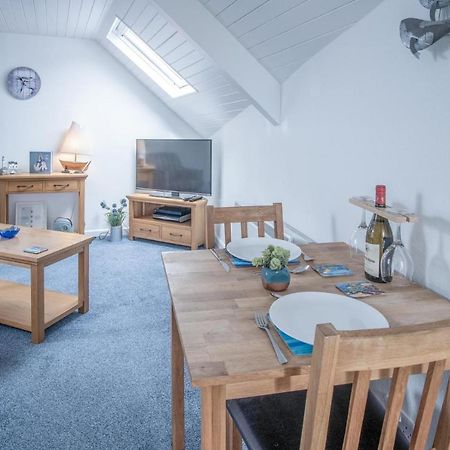 St Julians View - 1 Bedroom Apartment - Tenby Exterior photo