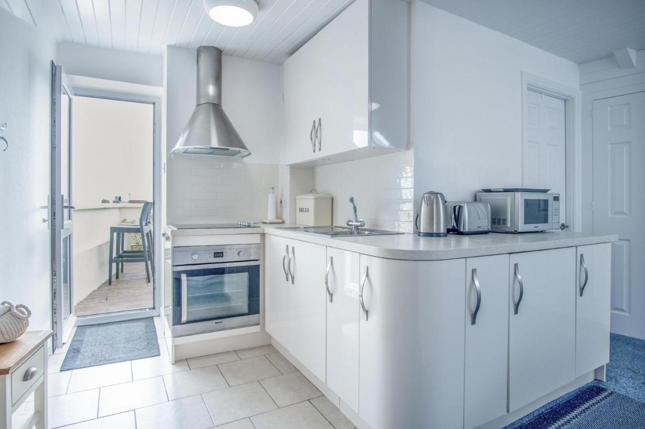 St Julians View - 1 Bedroom Apartment - Tenby Exterior photo